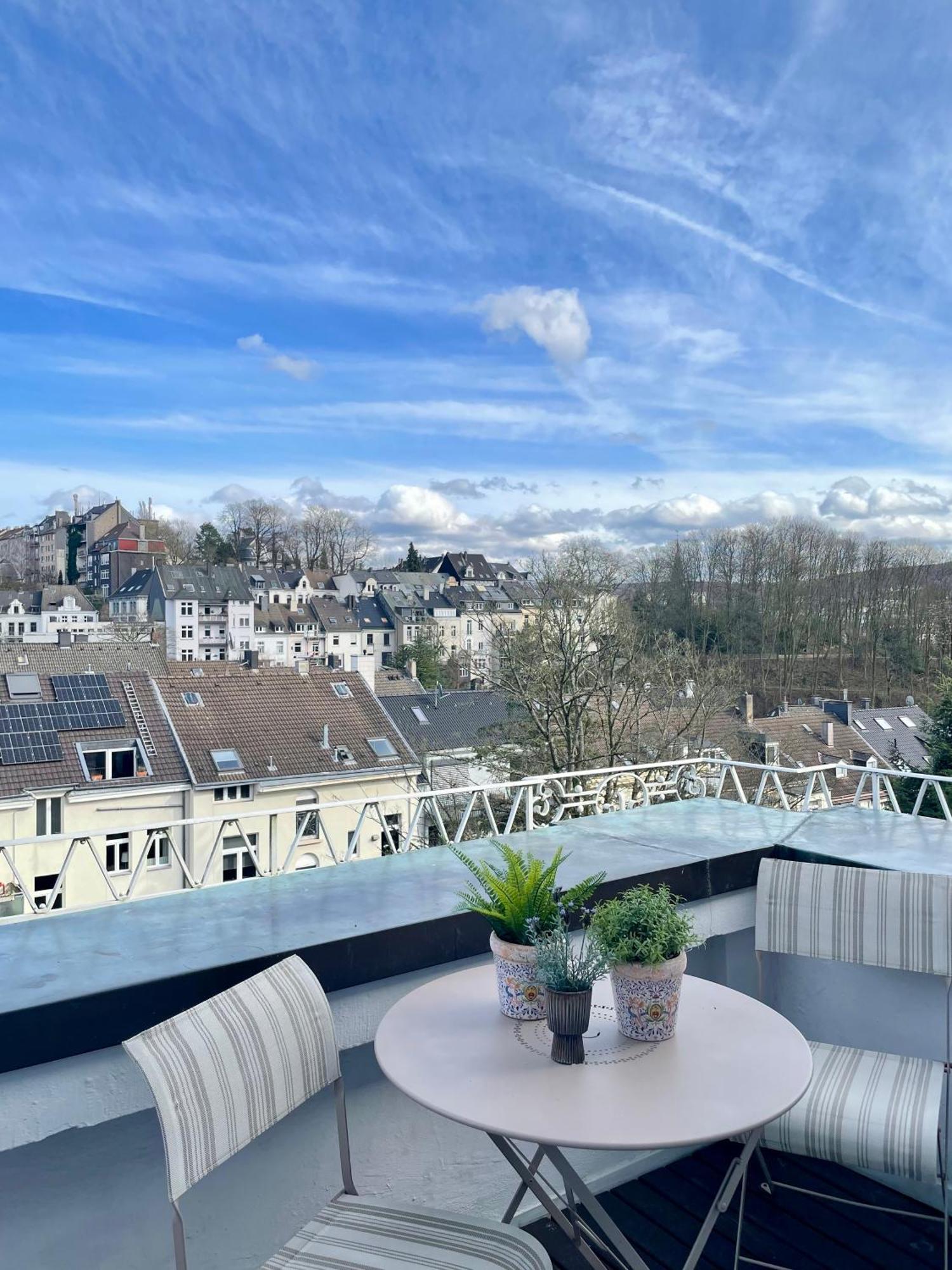 Helle Altbauwohnung Mit Balkon Im Briller Viertel Wuppertal Bagian luar foto